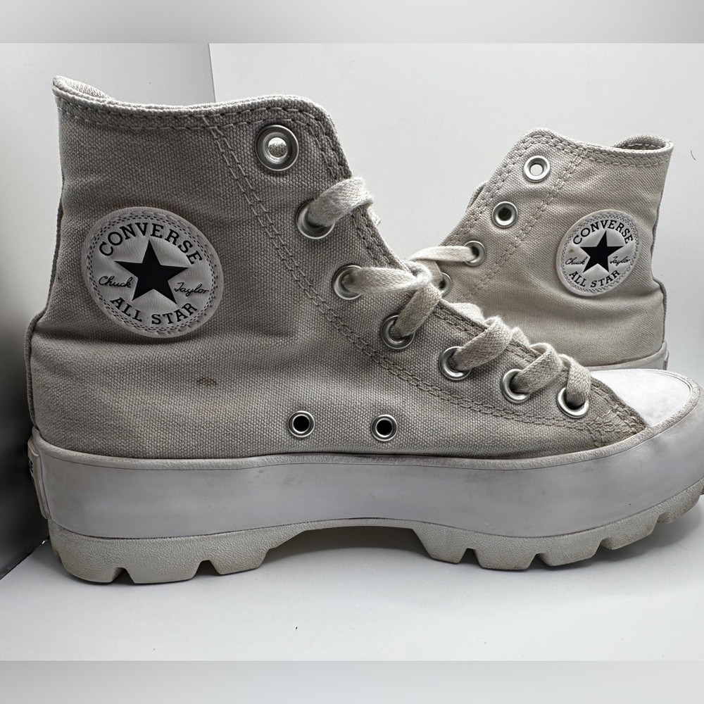 Women's Chuck Taylor All Star Lugged High Top Sneaker-Women’s size 6